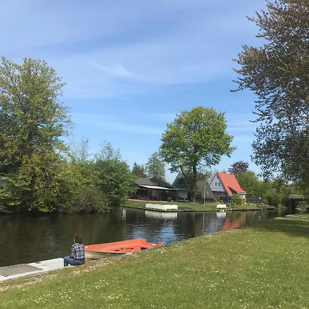 Grosses Mit Boot