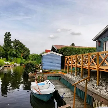 Grosses Mit Boot