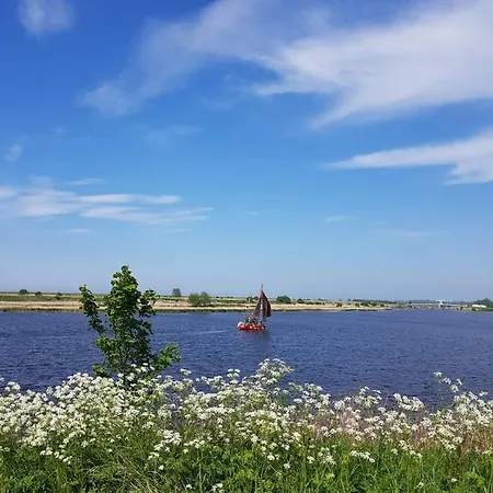 Grosses Mit Boot Südbrookmerland